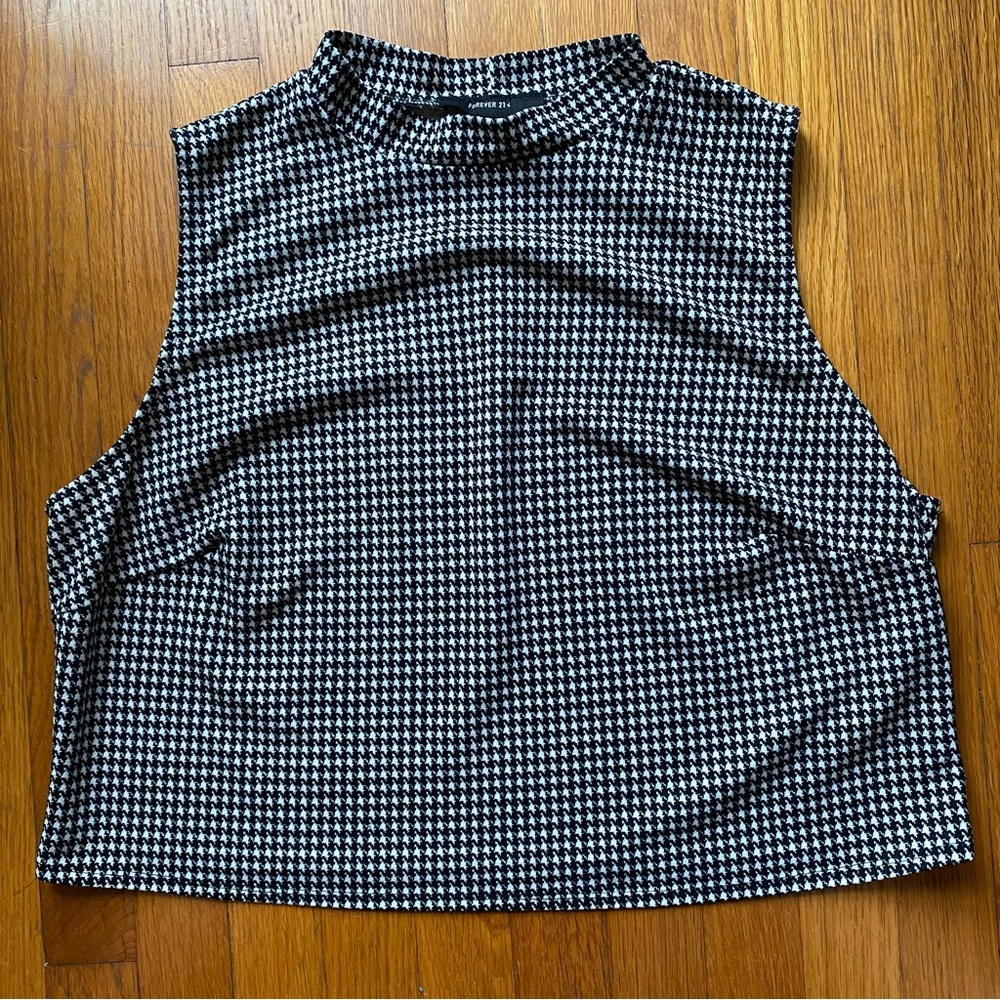 Black and White Houndstooth Sleeveless Mock Neck Crop Top